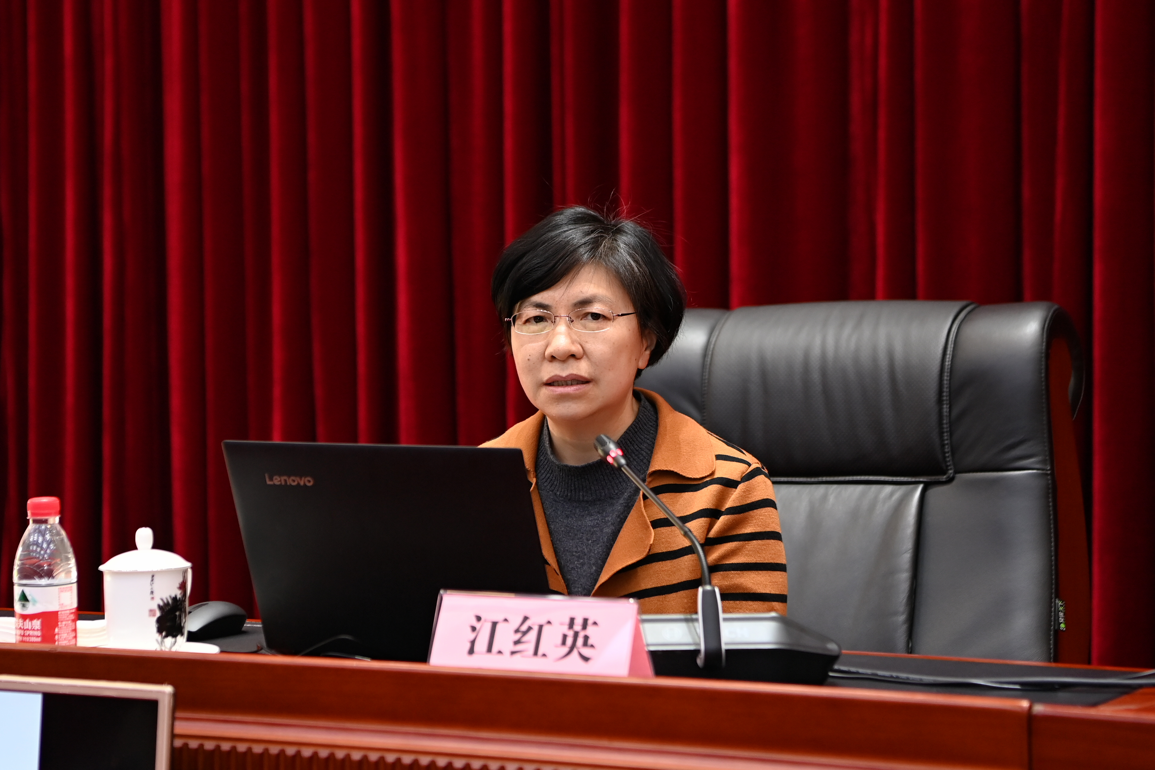 学校举行《百年磨砺铸辉煌》党史学习教育专题宣讲报告会